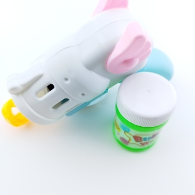 BRINQUEDO LANÇA BOLHAS DE SABÃO MANUAL