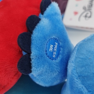 PELUCHE DO STITCH COM CORAÇÃO E SOM 30CM