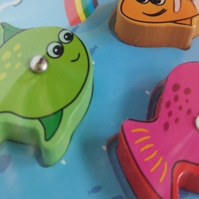 JOGO DE PESCA E PUZZLE EM MADEIRA - 12 PEÇAS