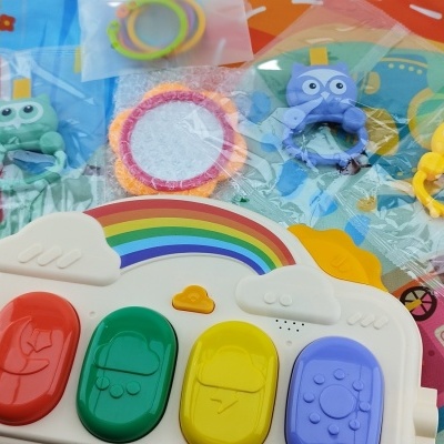 TAPETE DE ATIVIDADES COM CHOCALHOS E PIANO