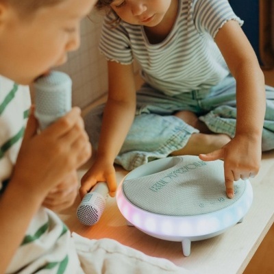 KIDYKARAOKE: CONJUNTO PORTÁTIL DE KARAOKE INFANTIL