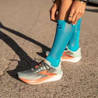 SOCKS ULTRALIGHT HIGH CUT FLUO BLUE FLUO BLUE SOCKS ULTRALIGHT HIGH CUT FLUO BLUE FLUO BLUE