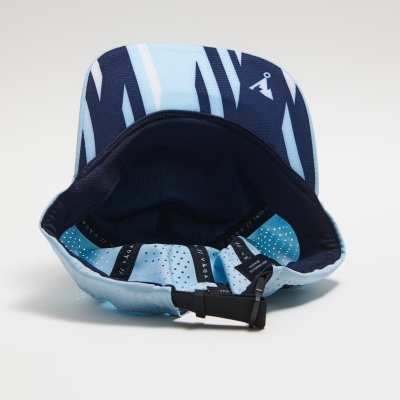 VÅGA TRUCKER CAP - PASTEL BLUE / NAVY BLUE / WHITE