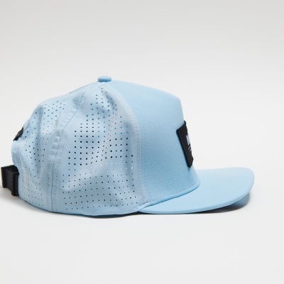 VÅGA TRUCKER CAP - PASTEL BLUE / NAVY BLUE / WHITE