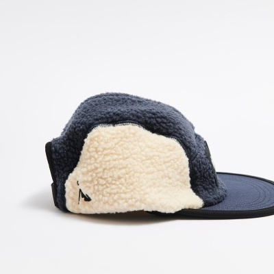 VÅGA TEDDY FLEECE CAP - NAVY / OFF-WHITE