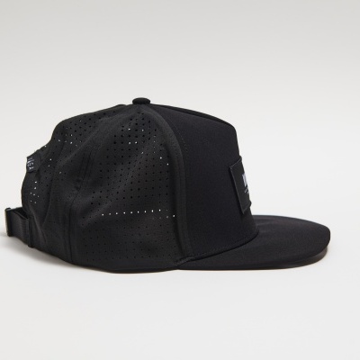 VÅGA TRUCKER CAP - BLACK / CHARCOAL GREY / WHITE