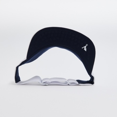 Visera deportiva azul escura con logotipo blanco