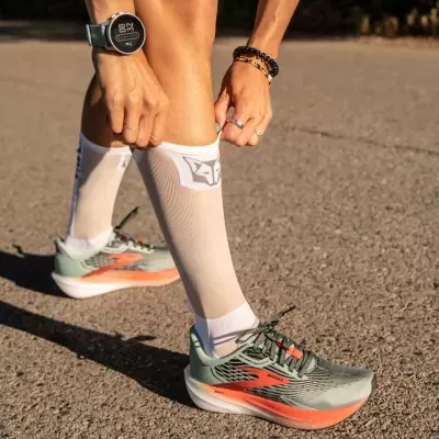 SOCKS ULTRALIGHT HIGH CUT PURE WHITE & SILVER GREY SOCKS ULTRALIGHT HIGH CUT PURE WHITE & SILVER GREY