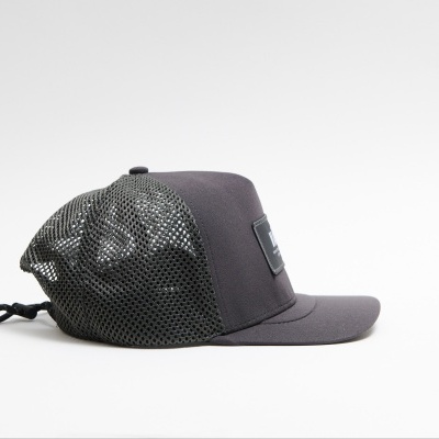 VÅGA OPEN MESH TRUCKER CAP - CHARCOAL