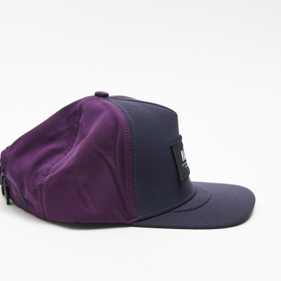 VÅGA TRUCKER CAP - PLUM / NAVY BLUE