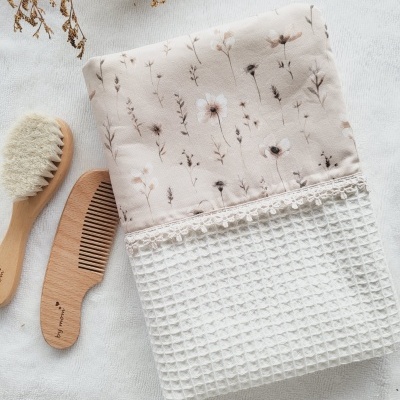 Bolsa para fraldas e toalhitas floral bege