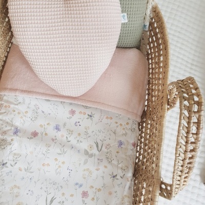 Almofada coração rosa em waffle