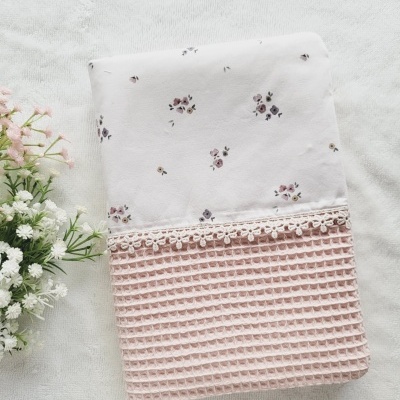 Bolsa para fraldas e toalhitas floral minimal