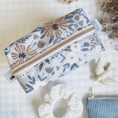 Necessaire box floral azul