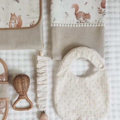 Bolsa para fraldas e toalhitas esquilos