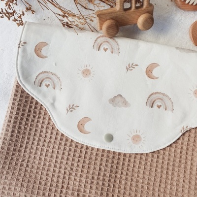 Bolsa roupa arco-íris e luas