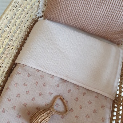 Colcha musselina floral bege