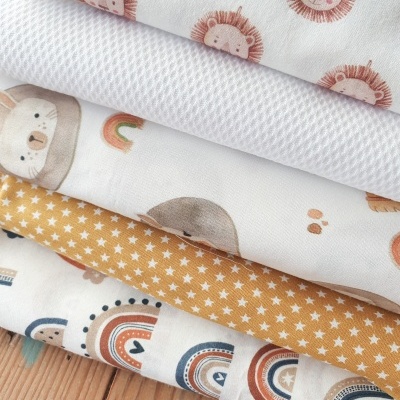 Pack tecidos girafas e arco-íris