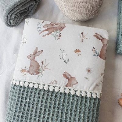 Bolsa para fraldas e toalhitas coelhinhos