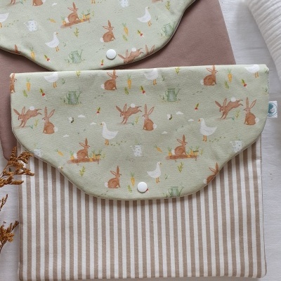 Bolsa roupa coelhos riscas bege