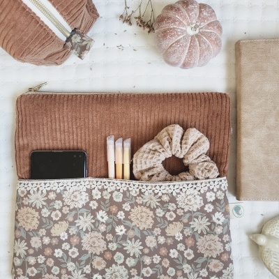 Bolsa para tablet/kobo bombazine castanha