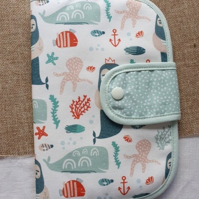 Porta documentos debaixo do mar