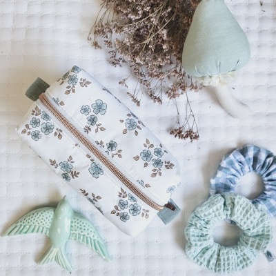 Necessaire box floral verde água