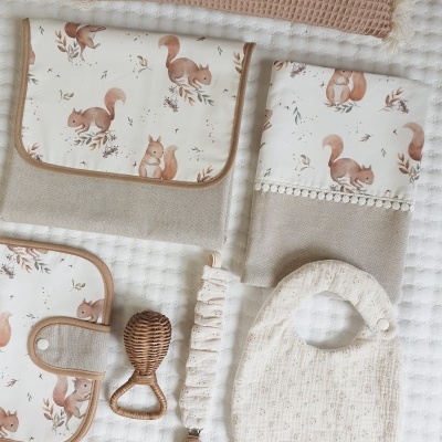 Muda fraldas portátil esquilos