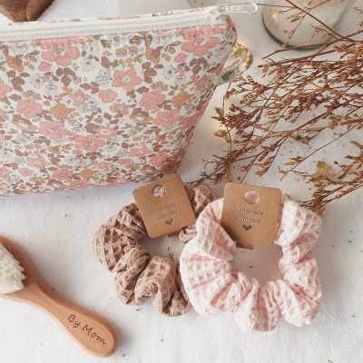 Necessaire floral bege