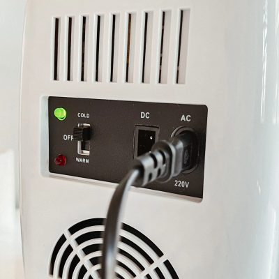 🌸 Mini Frigorífico Portátil para Cosméticos 4L