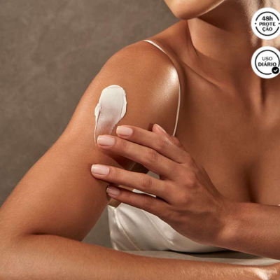 O Boticário Creme Hidratante Acetinado Lily 250g