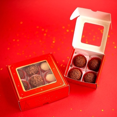 5683 Caixa c/Visor 4 e 6 Doces Luz - 10 Unidades