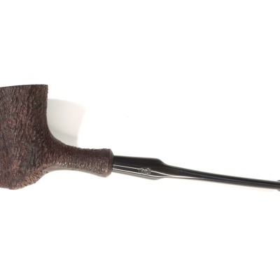 Cachimbo de madeira castanha escura com peça preta para fumar