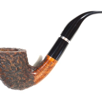 Cachimbo de fumar com corpo em madeira rústica e bocal preto