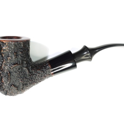 cachimbo de fumar de madeira castanha escura com bocal preto