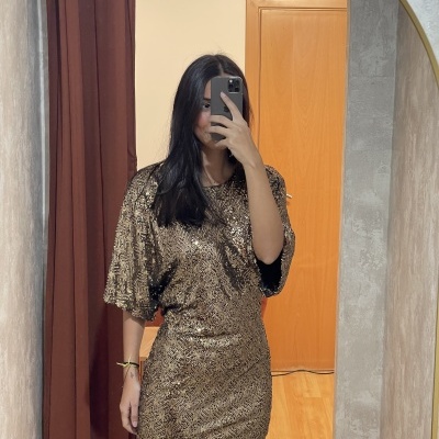 Vestido Dourado e Preto