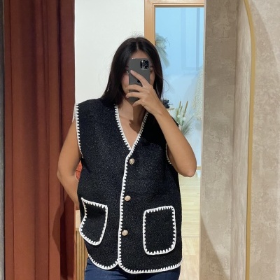 Colete Branco e Preto