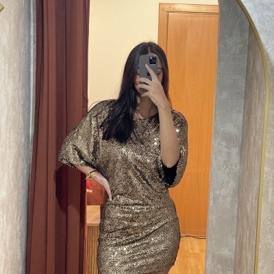 Vestido Dourado e Preto