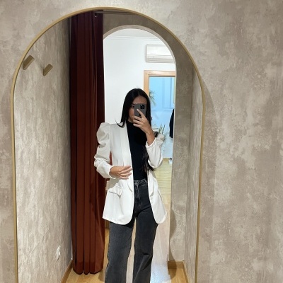 https://www.camelia-store.com/product/blazer-branco-com-mangas-balao
