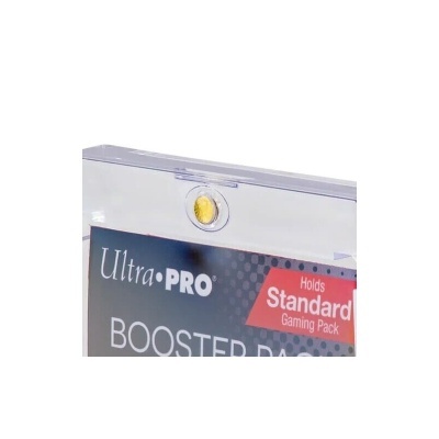 Embalagem transparente de plástico rígido com rótulo Ultra PRO e selo dourado