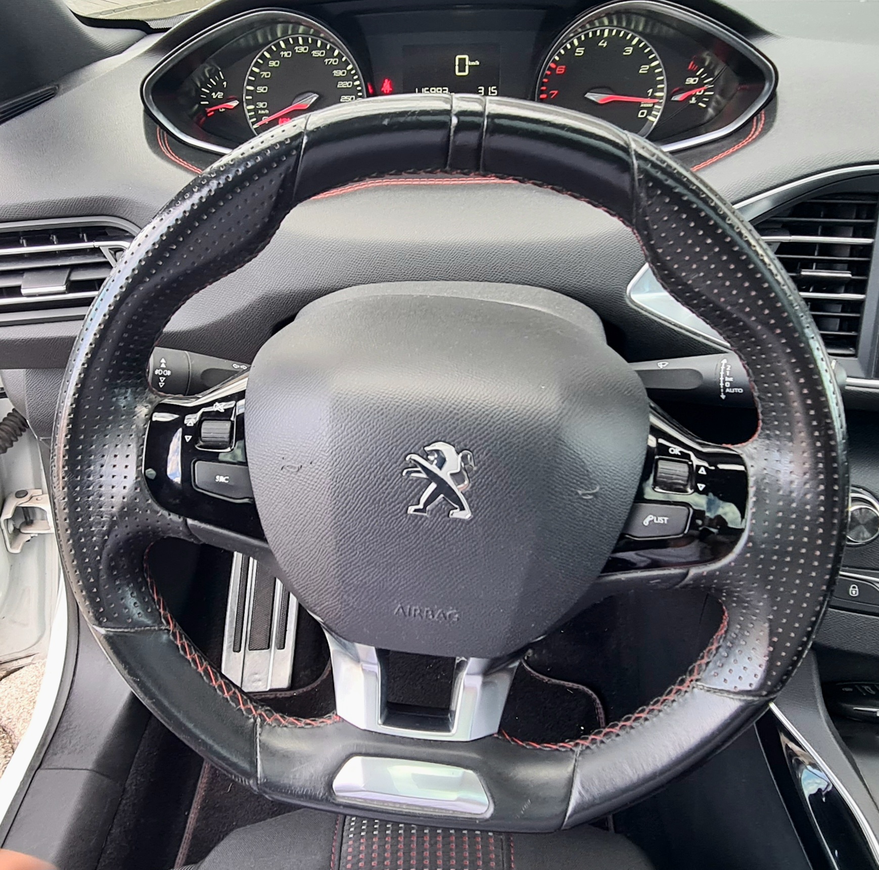 PEUGEOT 308 1.2 GT LINE PEUGEOT 308 1.2 GT LINE