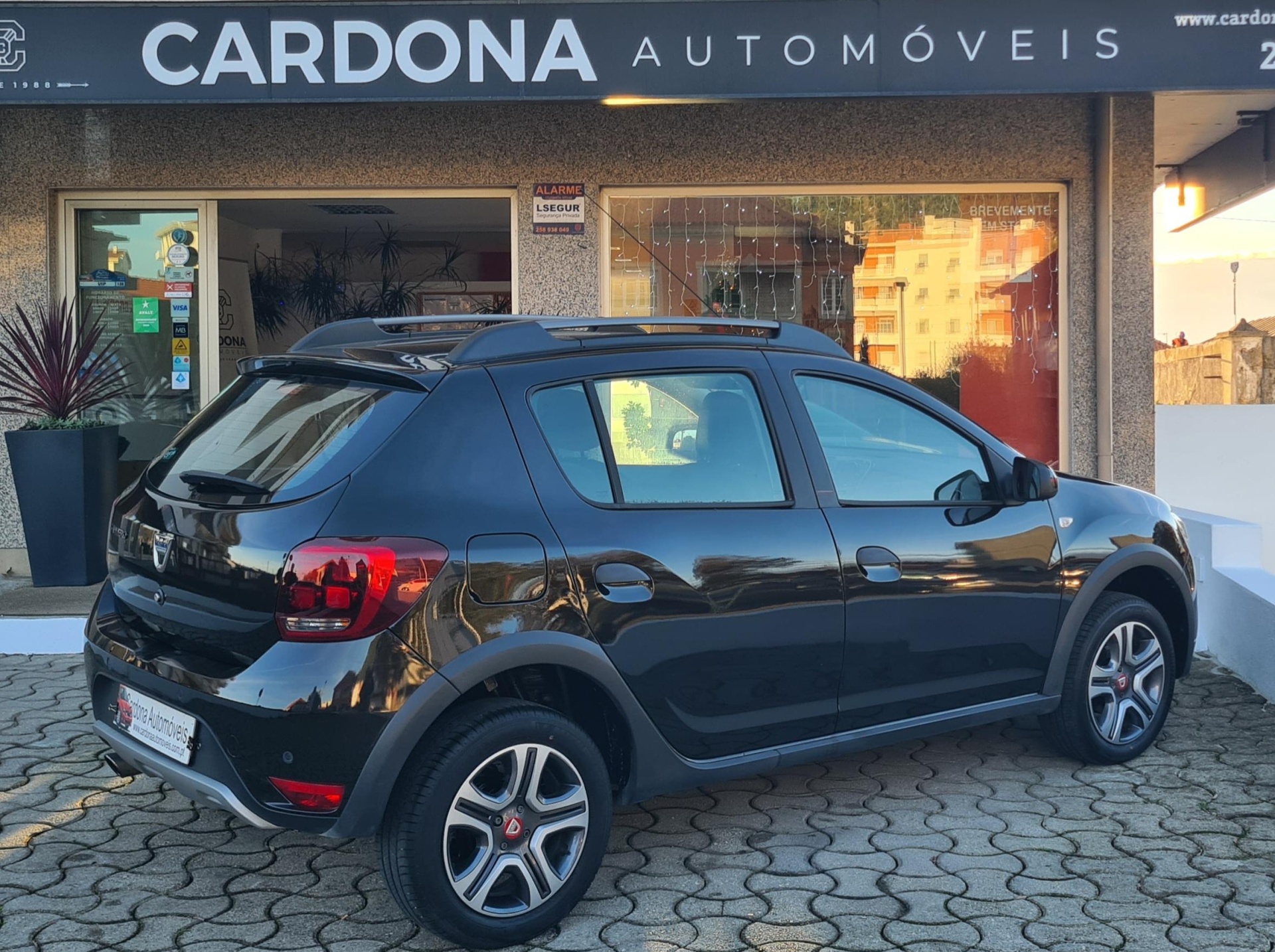 DACIA SANDERO STEPWAY 0.9 TCE DACIA SANDERO STEPWAY 0.9 TCE