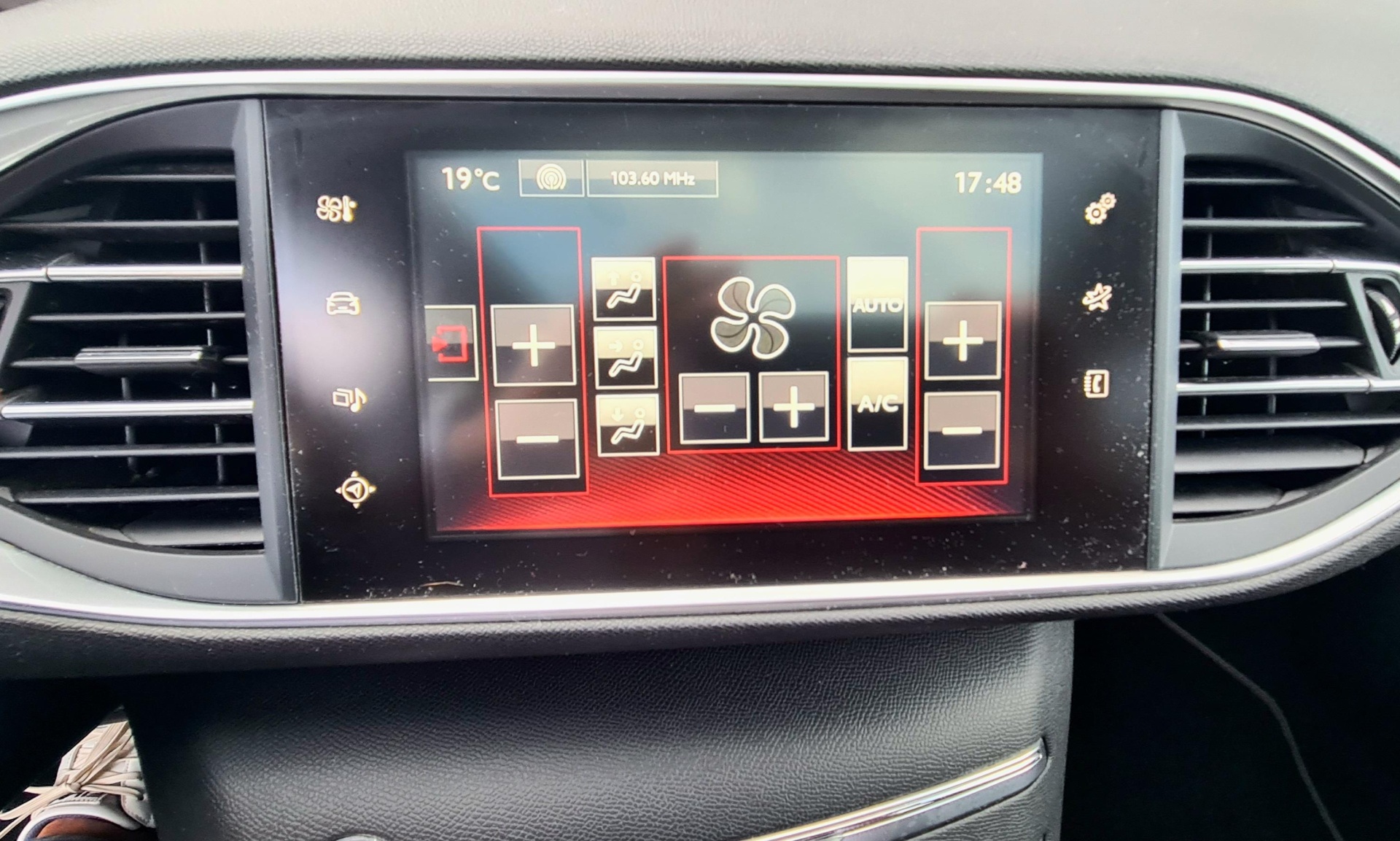 PEUGEOT 308 1.2 GT LINE PEUGEOT 308 1.2 GT LINE