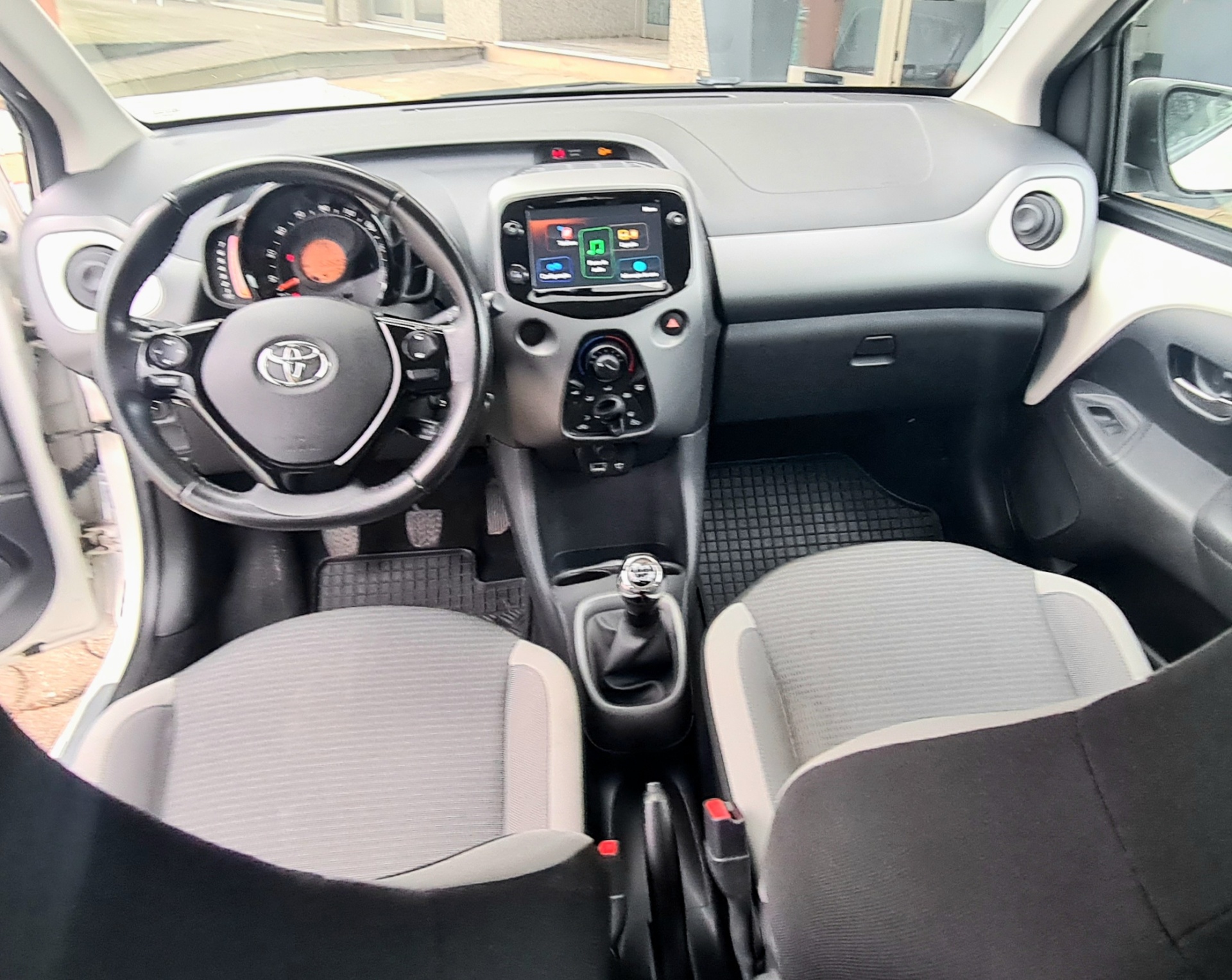 TOYOTA AYGO 1.0 I X PLAY TEAM DEUTSCHLAND TOYOTA AYGO 1.0 I X PLAY TEAM DEUTSCHLAND