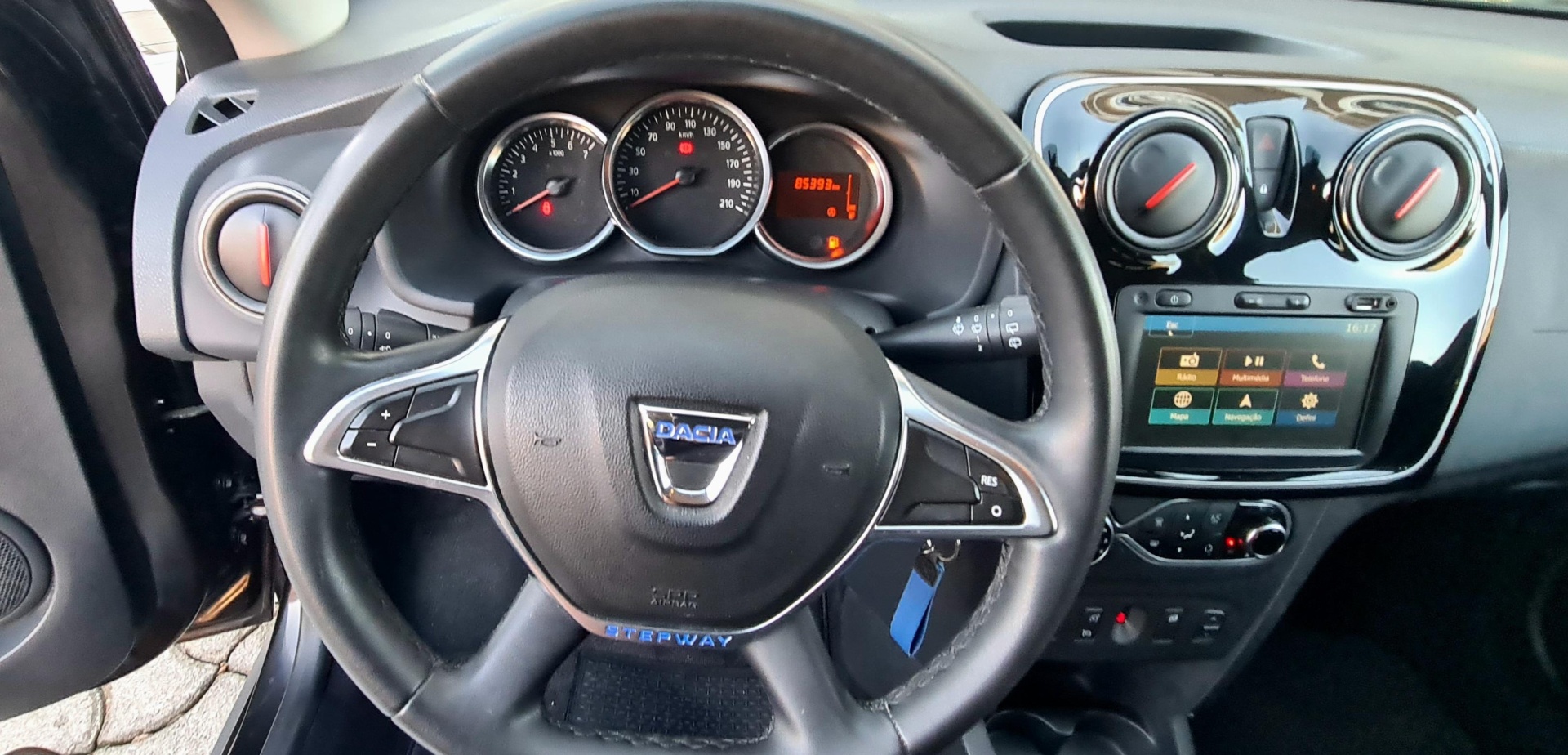 DACIA SANDERO STEPWAY 0.9 TCE DACIA SANDERO STEPWAY 0.9 TCE