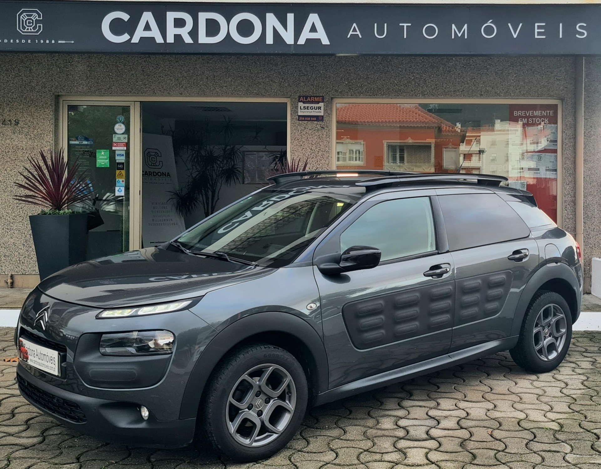 CITROEN C4 CACTUS 1.2 SHINE CITROEN C4 CACTUS 1.2 SHINE