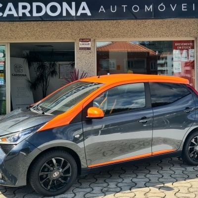 TOYOTA AYGO 1.0 I X PLAY JBL READY TO RACE