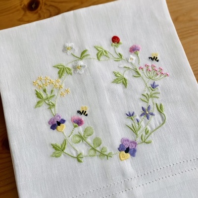 Toalha&#x20;de&#x20;rosto&#x20;coroa&#x20;de&#x20;flores