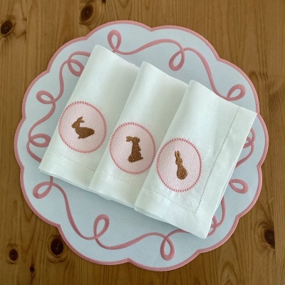 Guardanapo&#x20;coelho&#x20;com&#x20;moldura&#x20;rosa