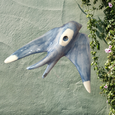 Andorinha Decorativa Pintada à Mão "O homem é do tamanho do seu sonho" – Fernando Pessoa